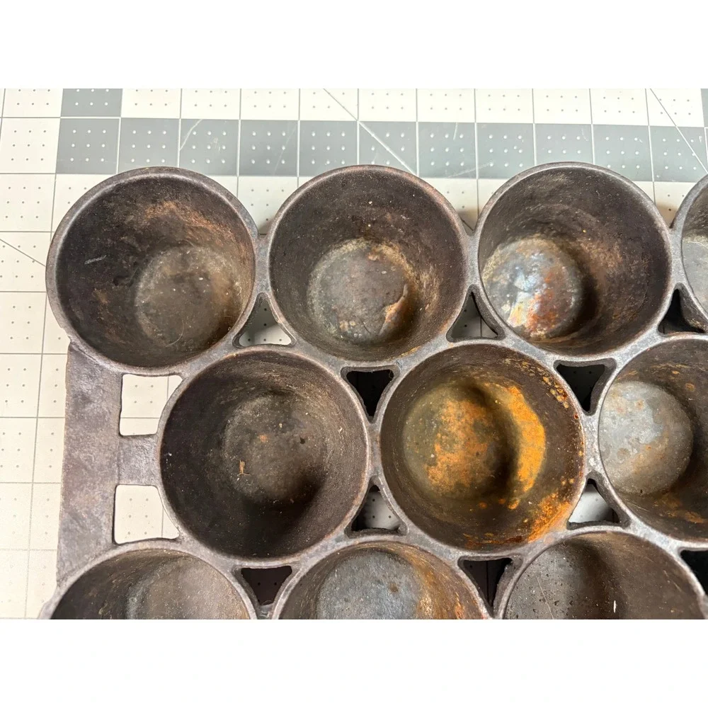 Vintage Cast Iron Popover Muffin Biscuit Pan 11 Cup No 01 B